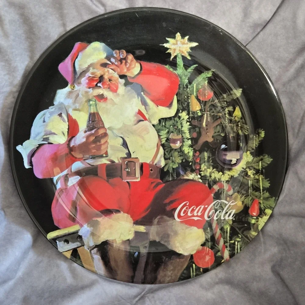 2002 Coca-Cola Santa Drinking Coke Serving Tray Round Plastic Sakura‎ 15.75